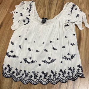 Rue 21 navy/white top